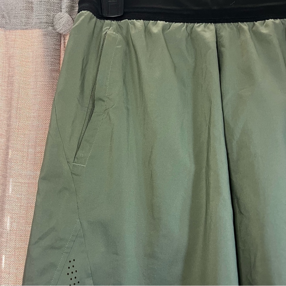 Mens ADIDAS Legacy Green Athletic Training Shorts Size Small - Picture 3 of 14